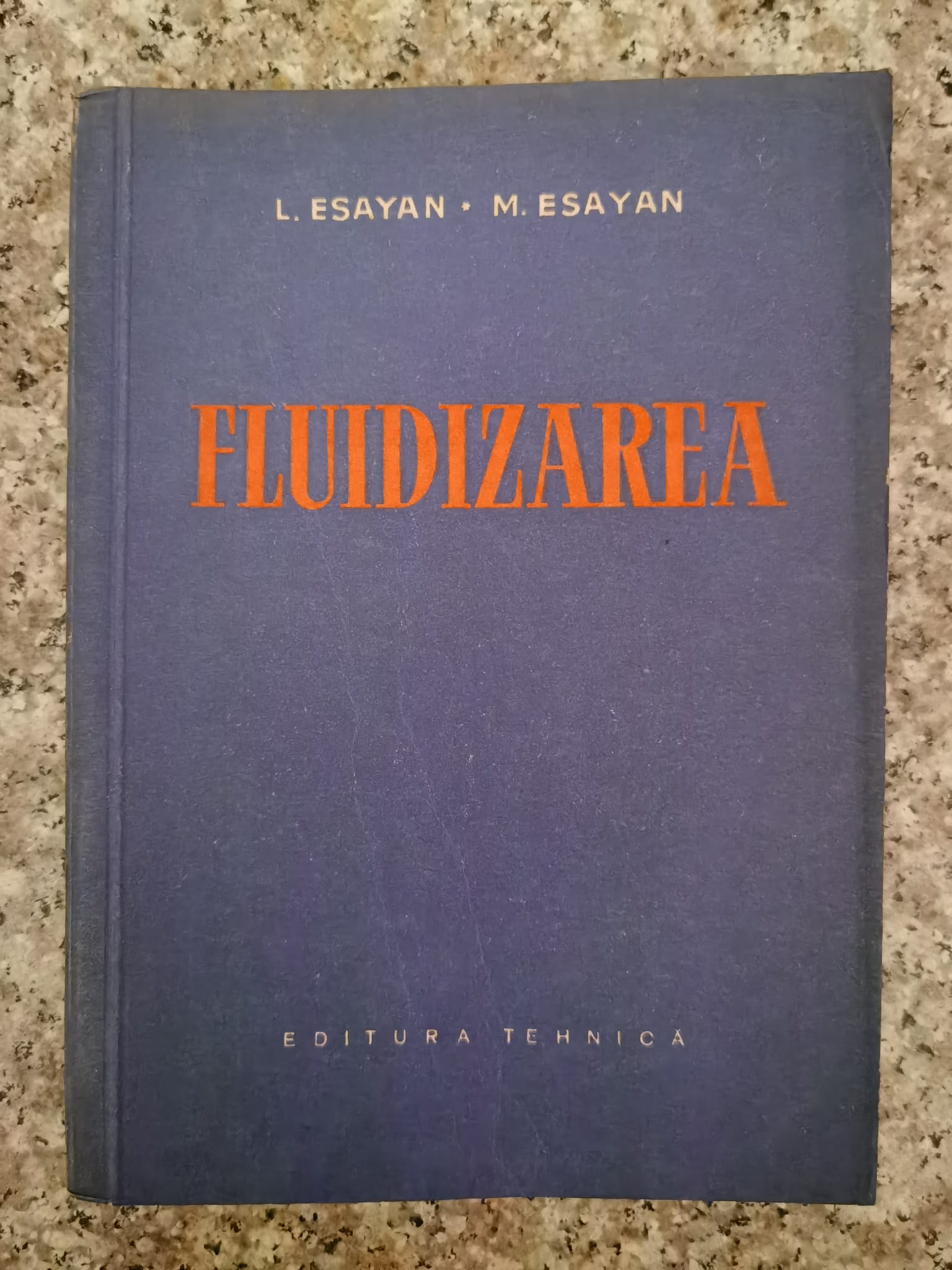 fluidizarea                                                                                          l. esayan, m. esayan                                                                                