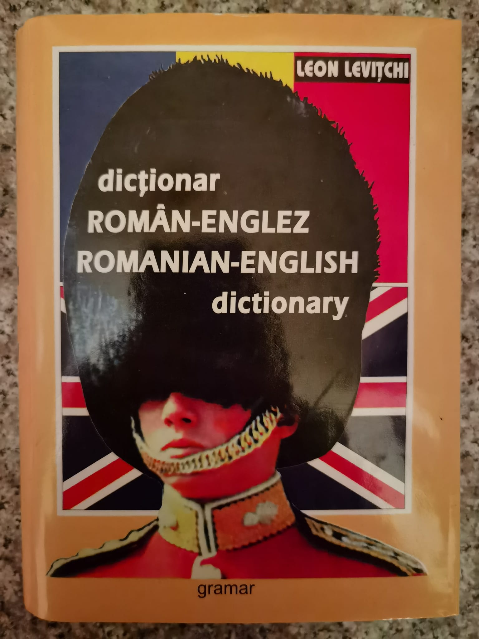 dictionar roman-englez                                                                               leon levitchi                                                                                       