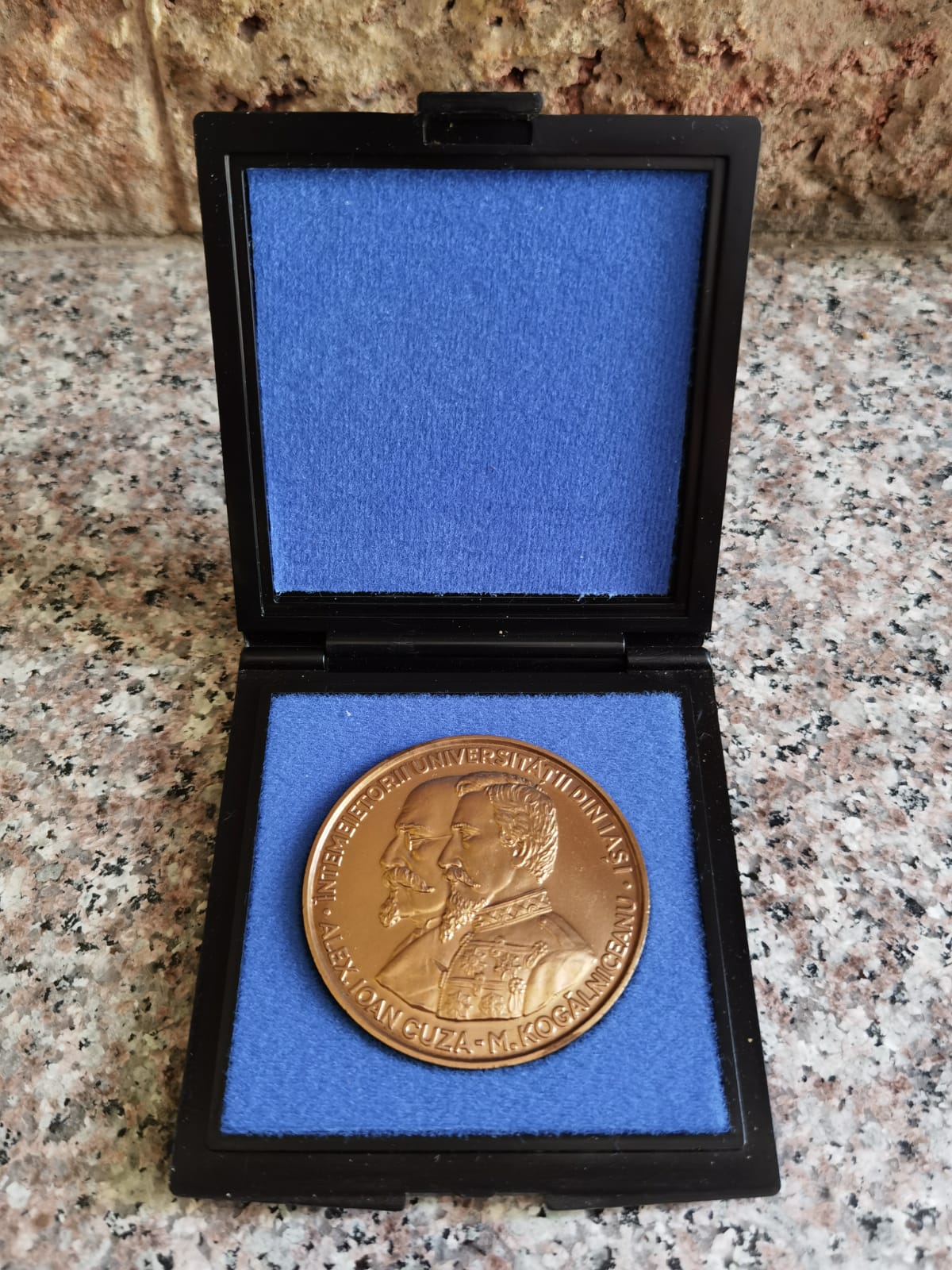 medalie alexandru ioan cuza intemeietorul universitatii din iasi 1985 bronz                          -                                                                                                   