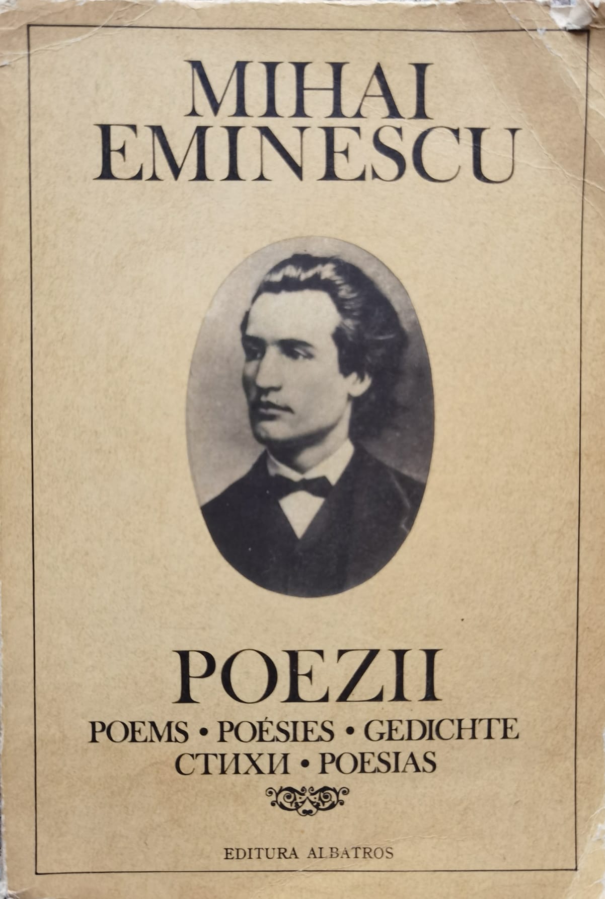 poezii poems poesies gedichte stihi poesias                                                          mihai eminescu                                                                                      